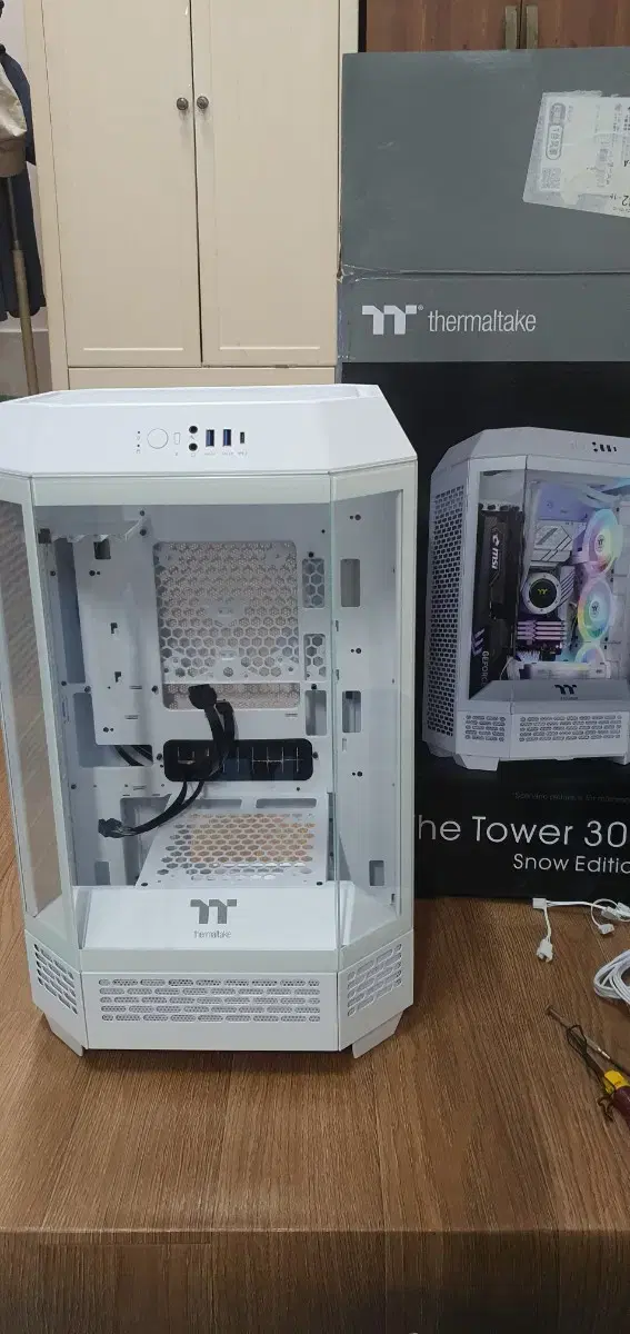 써멀테이크 the tower 300 팝니다