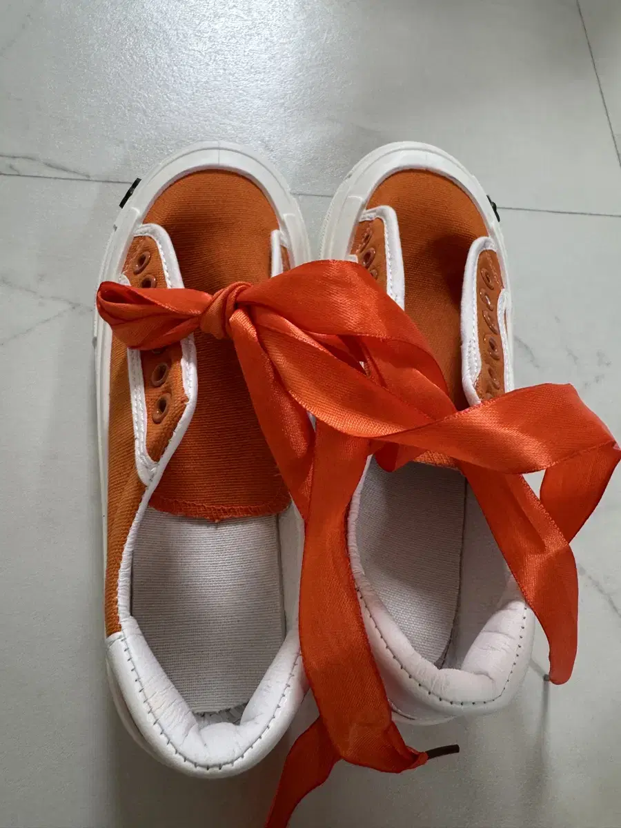 Orange basic sneakers 230 new