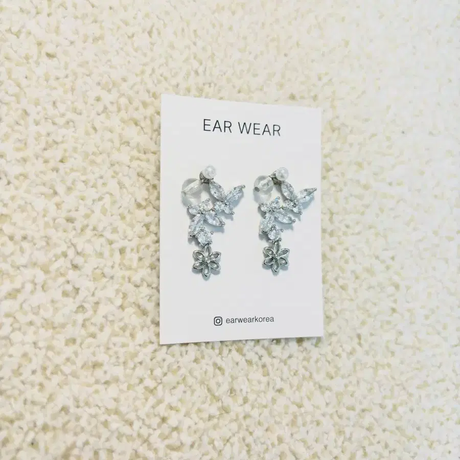 핸드메이드/새상품) EAR WEAR 나비꽃 귀걸이/귀찌