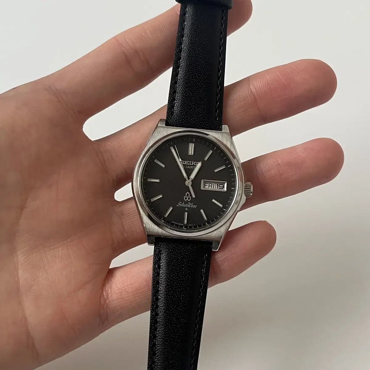 세이코 - 80s silverwave black dial quartz