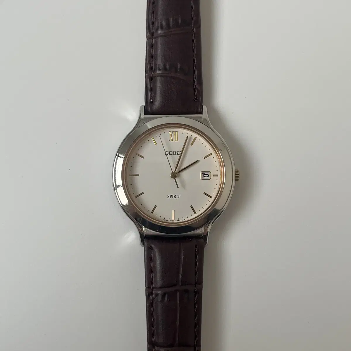 세이코 - 90s white dial silver quartz