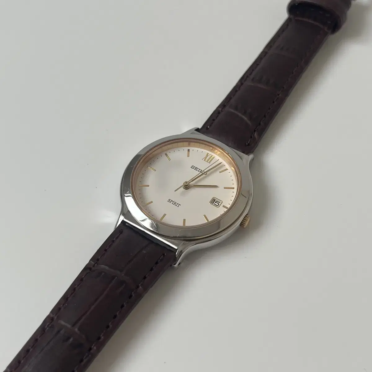 세이코 - 90s white dial silver quartz