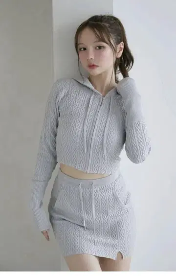 앤 마리 하트 케이블 니트 세트업 스커트