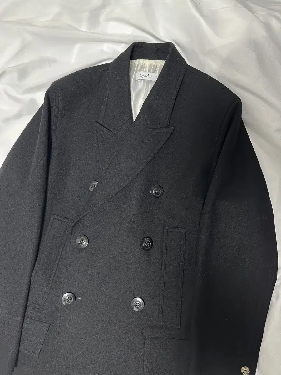 [1] LYNDER virgin wool double-breasted coat