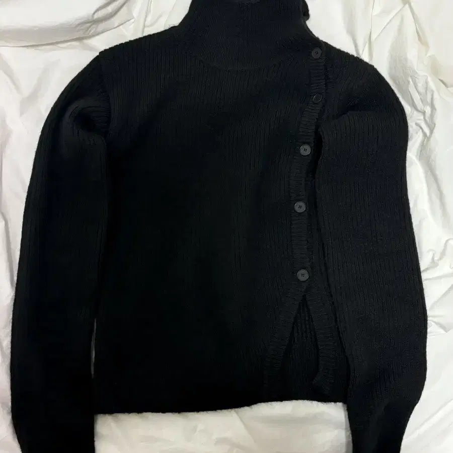 미세키서울 사이드버튼니트 블랙 Side button knit BLACK