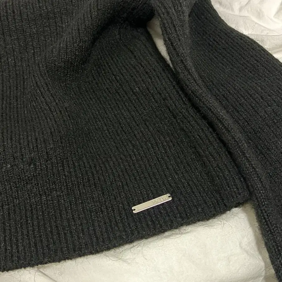 미세키서울 사이드버튼니트 블랙 Side button knit BLACK