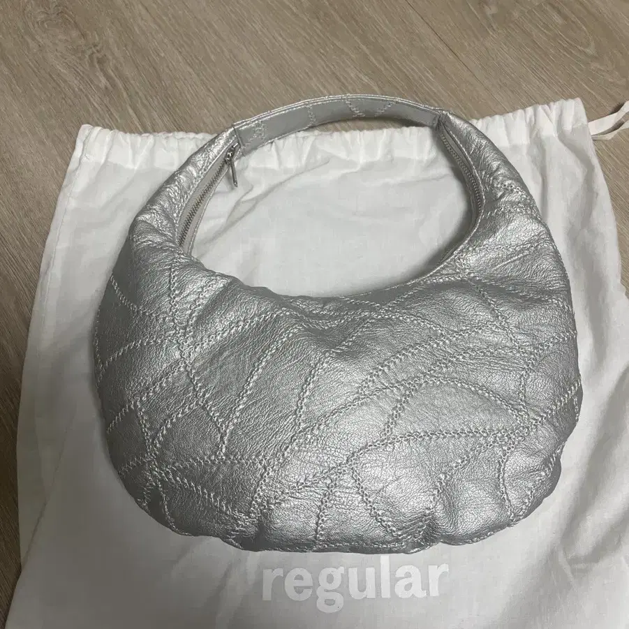 레귤러 Patchwork Hobo Bag Silver 3 / 8