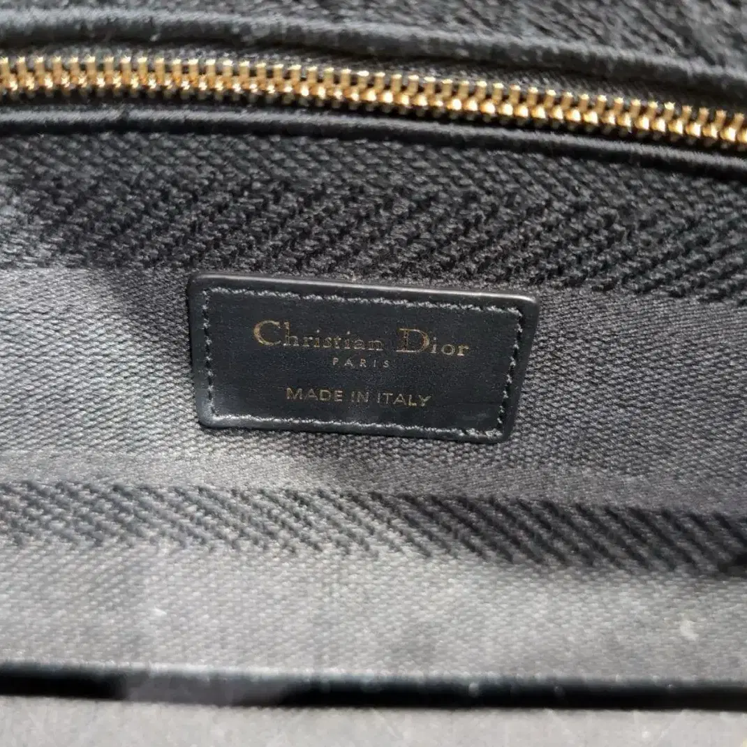 디올 CHRISTIAN DIOR 레이디 라이트 M05650REY_M989