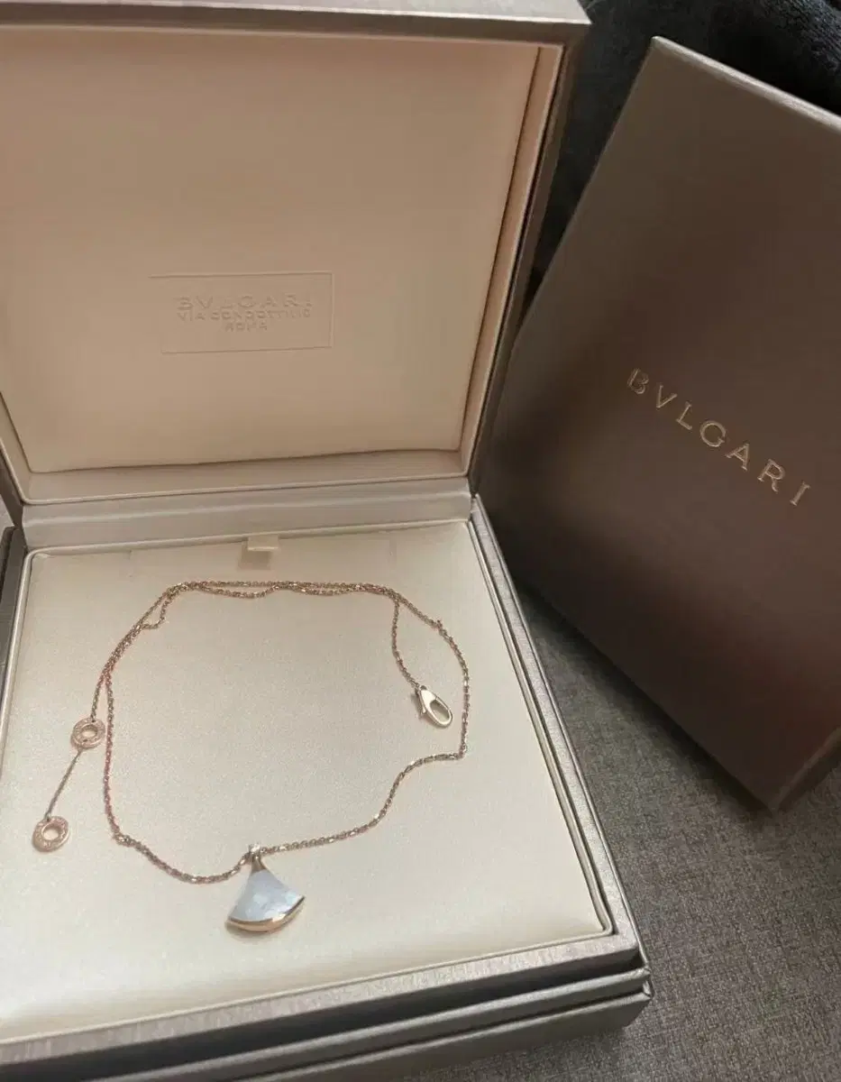 Bvlgari 뉴 패션 부채 목걸이