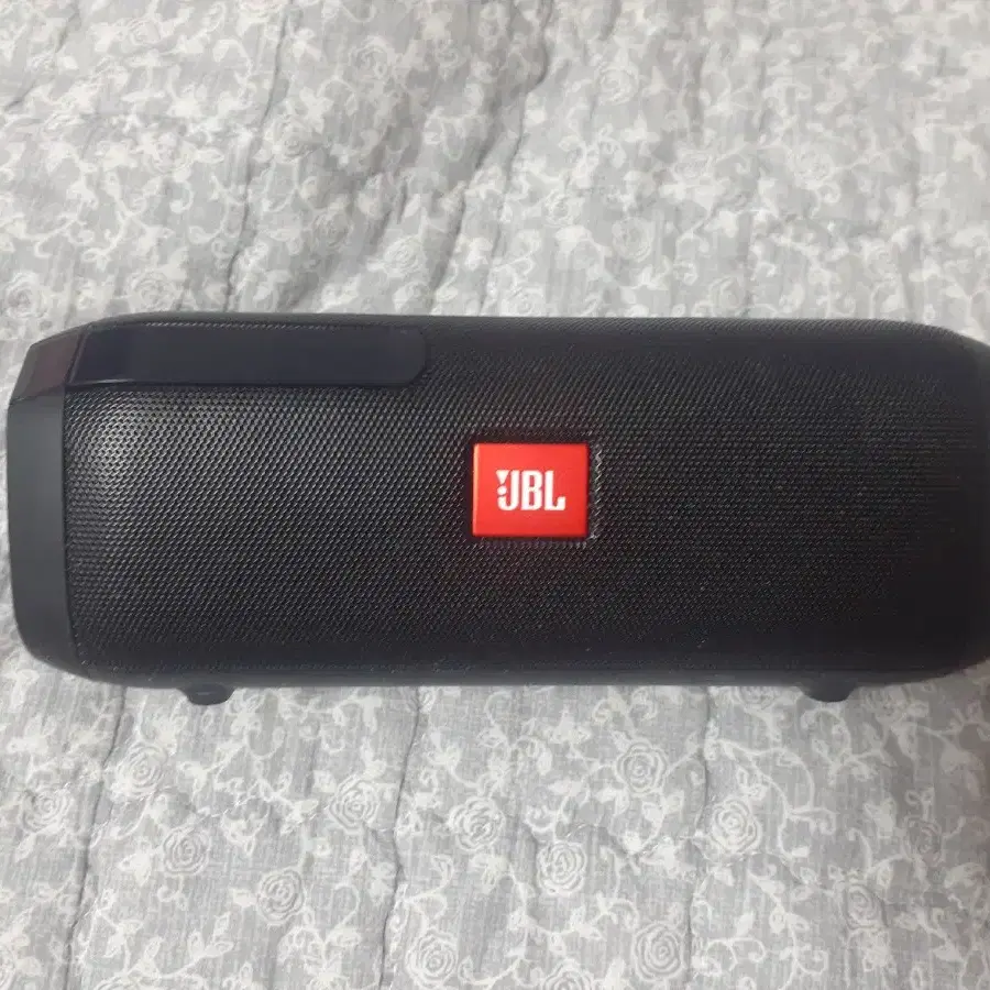 JBL Tuner FM 라디오,블루투스 스피커 판매합니다