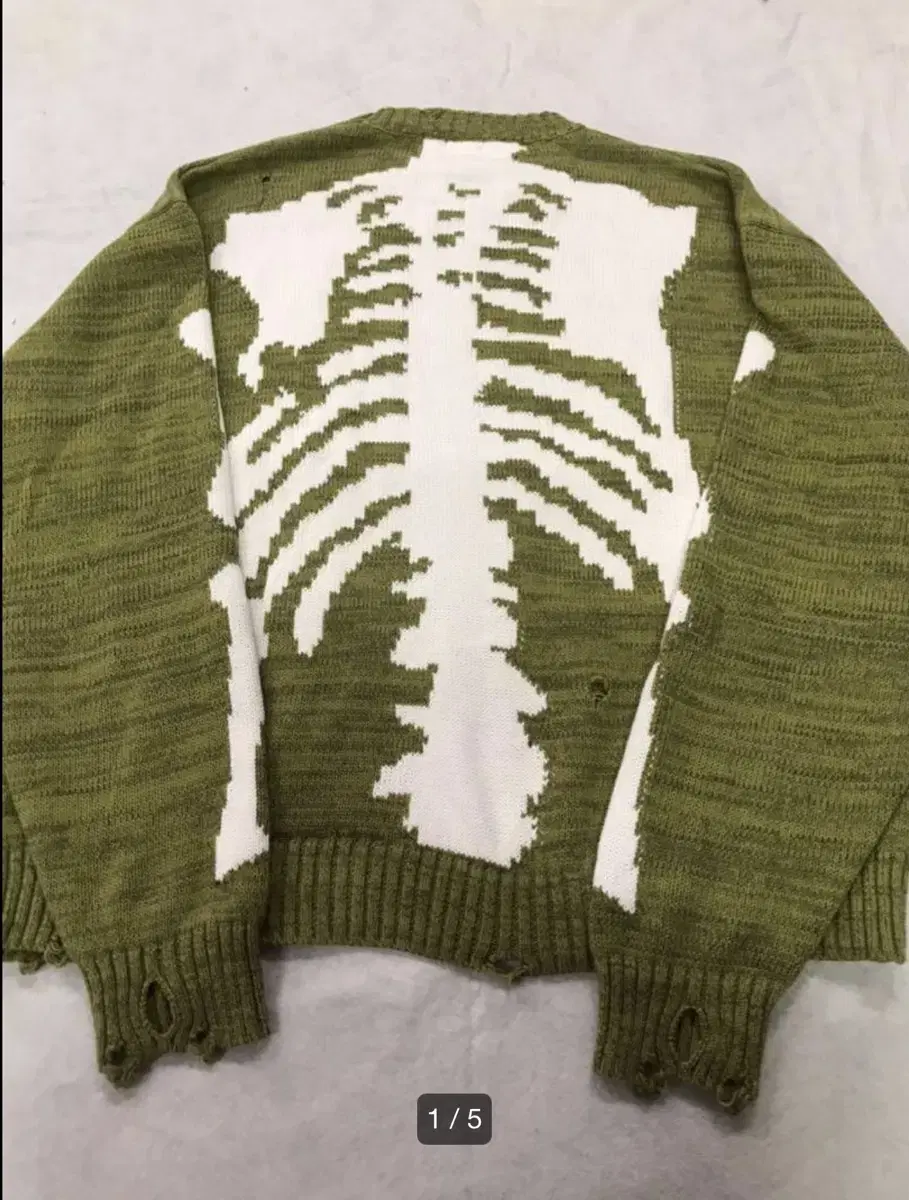 Capital Bone Sweater 5G