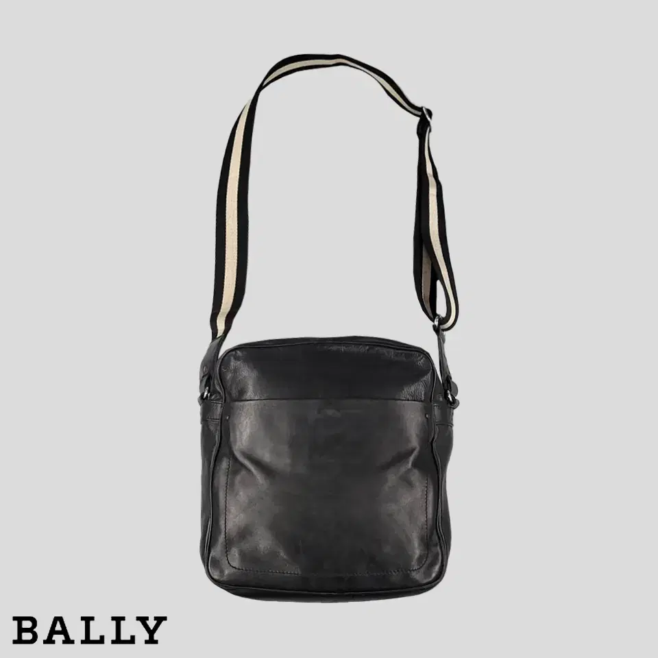 BALLY 발리 블랙 삼선 스트랩 양가죽 램스킨 비즈니스 스퀘어 숄더백