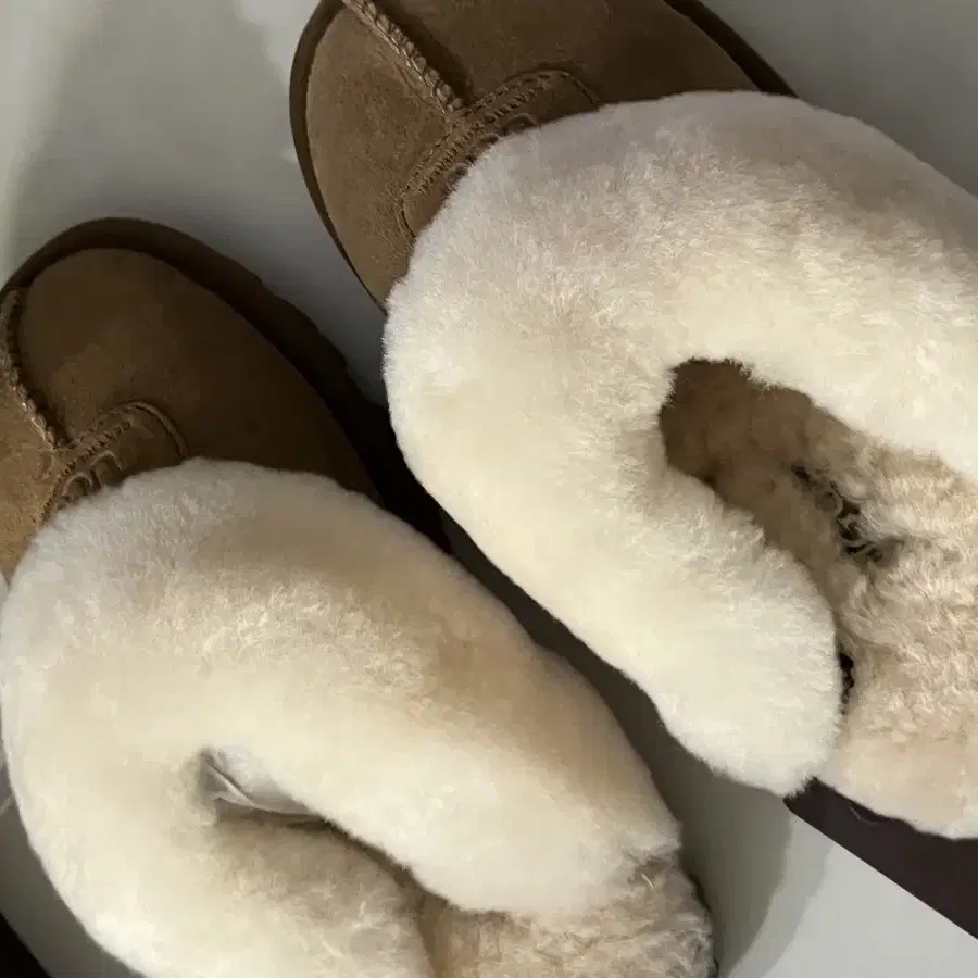 [새상품] UGG 어그 코케트 슬리퍼 체스트넛 230