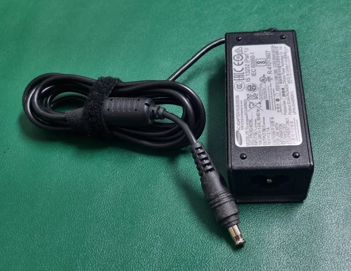 Samsung Original Charger Adapter AD-4019C 19 2.1A 40W Palm