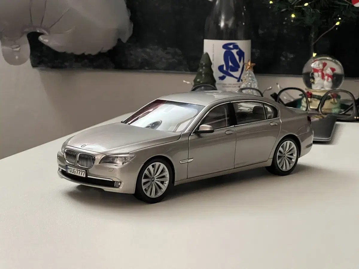 1:18 / 교쇼 / F02 BMW 750LI 딜러버전