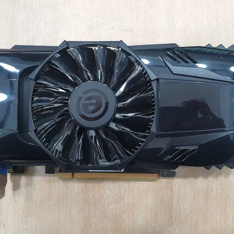 이엠텍 지포스 GTX 560 OC 1G 그래픽카드