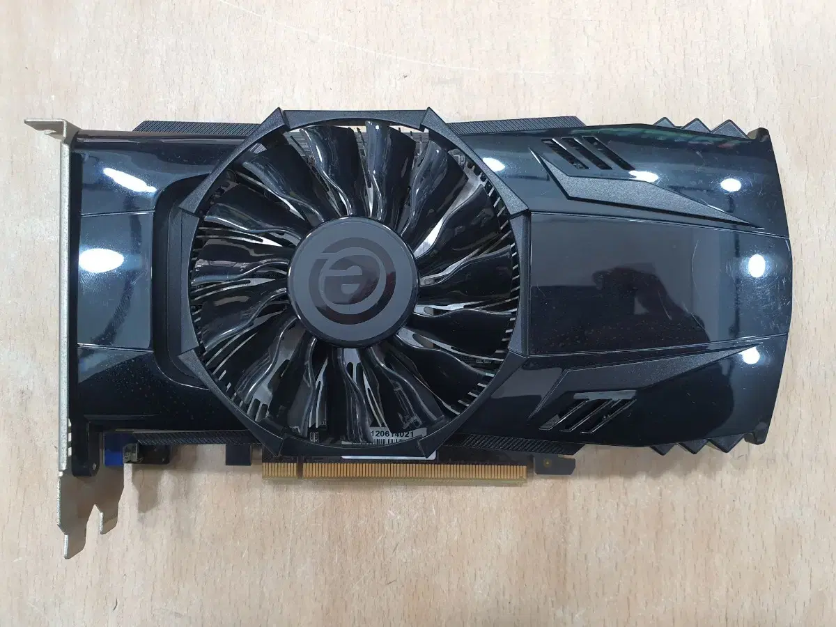 이엠텍 지포스 GTX 560 OC 1G 그래픽카드