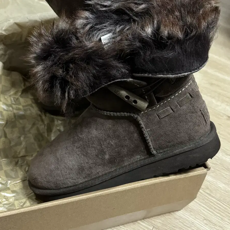 UGG meadow 7사이즈