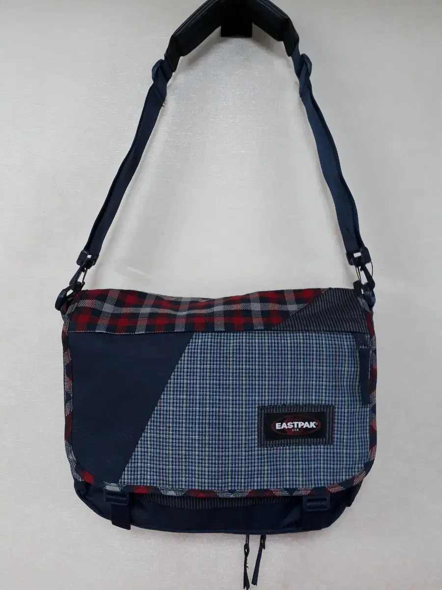 EASTPAK Shoulder Crossbody Bag