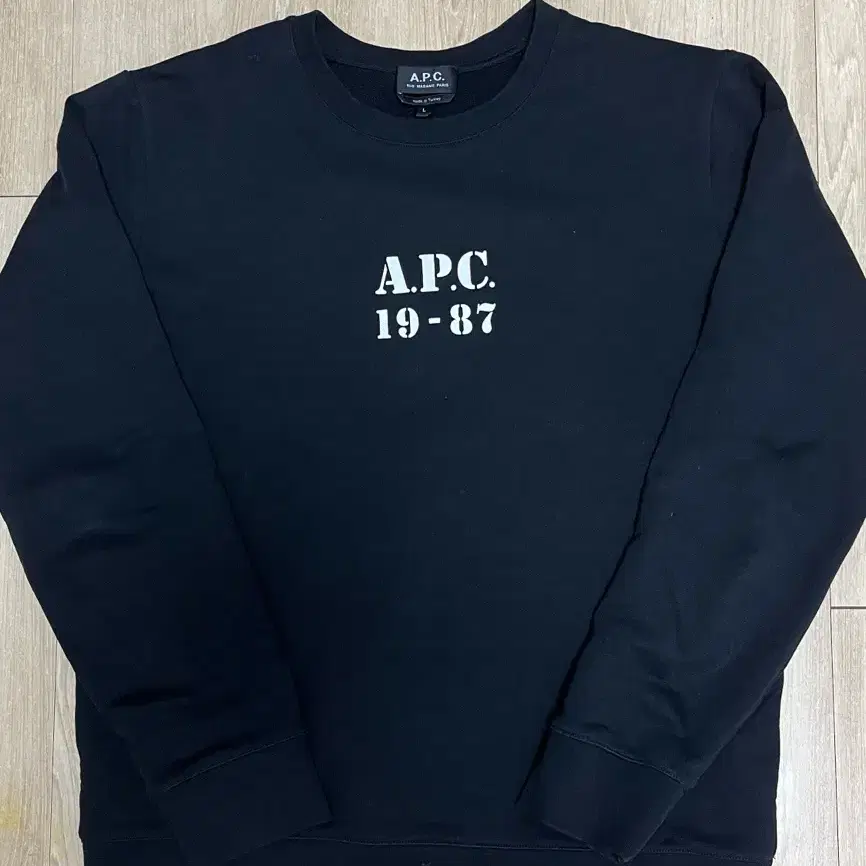 APC 아페쎄 로고 맨투맨