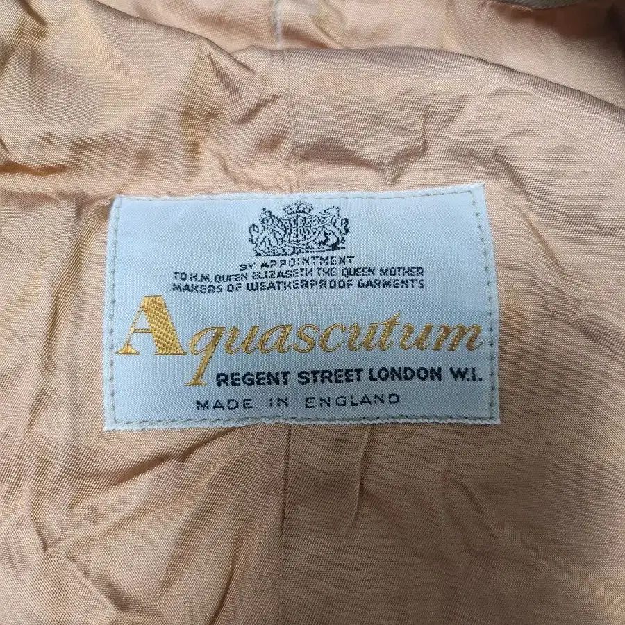 아쿠아스큐텀 Aquascutum 코트