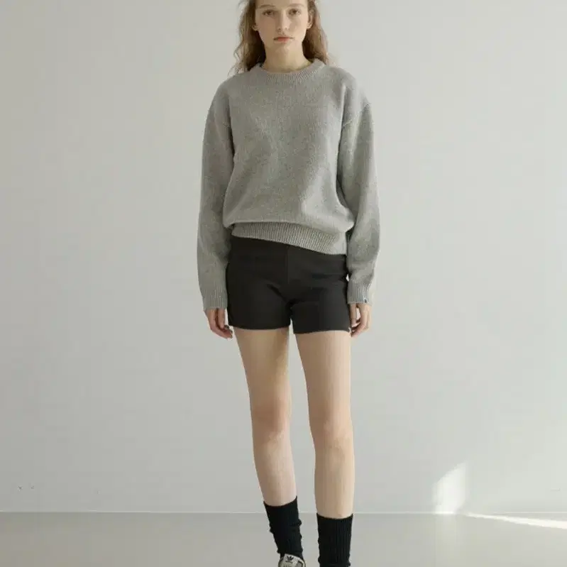 썸웨어버터 essential wool round knit 그레이,네이비