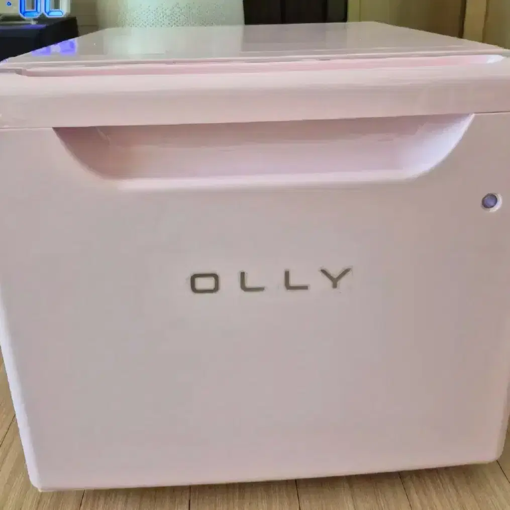 OLLY 저소음 미니 냉장고 24L