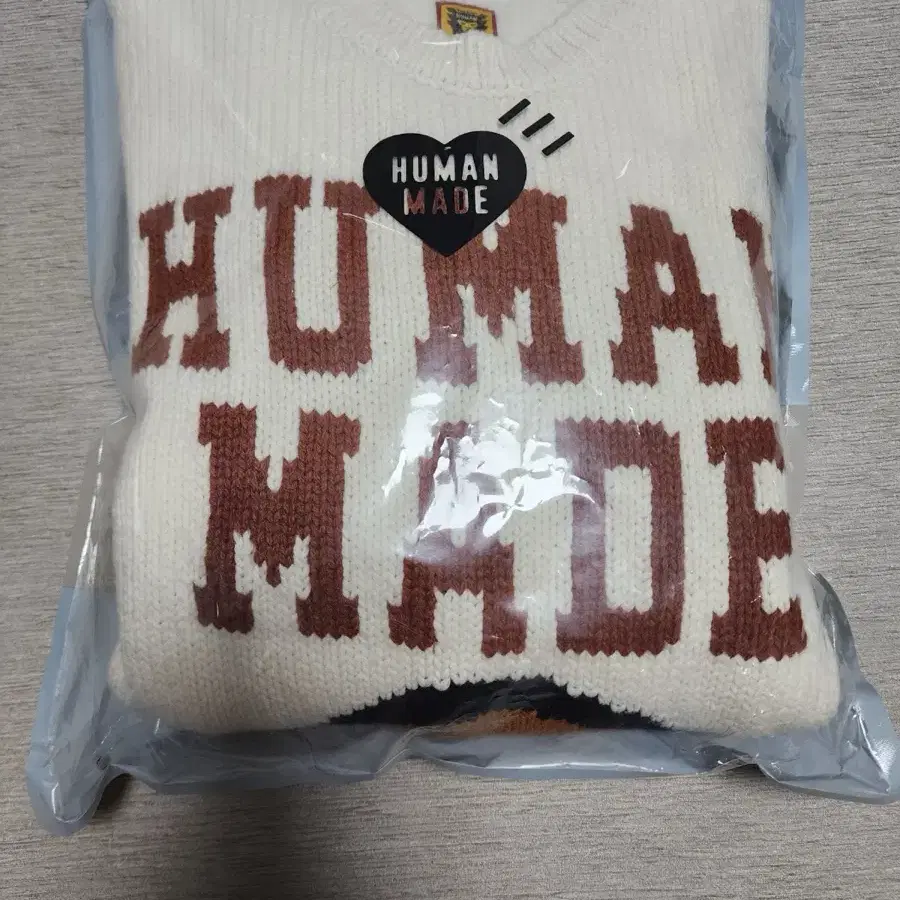 [XL]휴먼메이드 Dachs Knit Sweater White 판매합니다