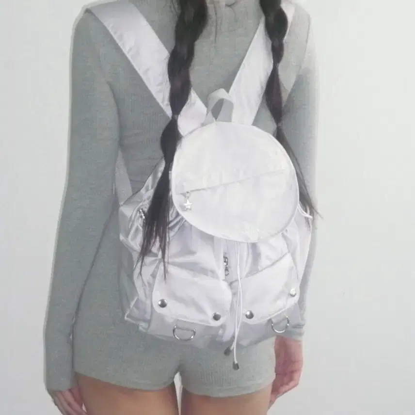 누엣 Nuyet 그레이 라운드 포켓 백팩 pocket backpack