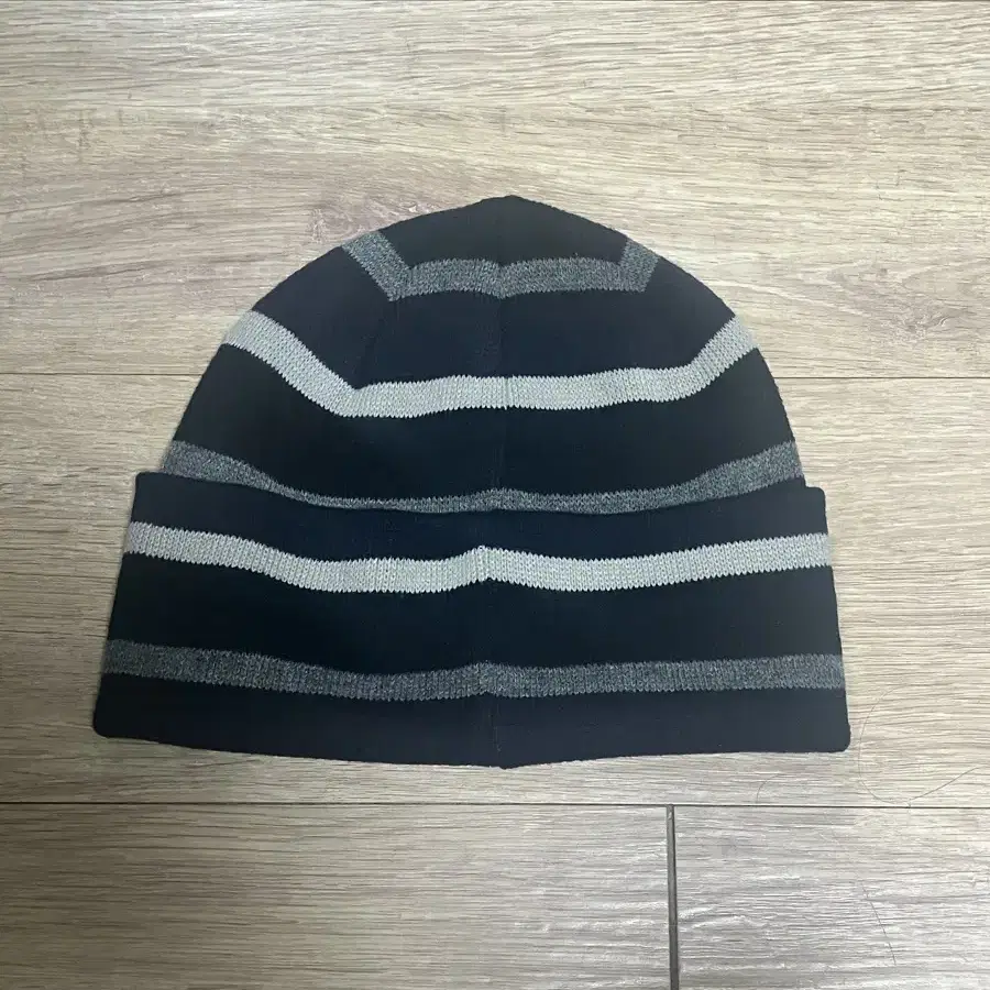 룩 스튜디오 lqqk studio 아크릴 니트 비니 OS beanie