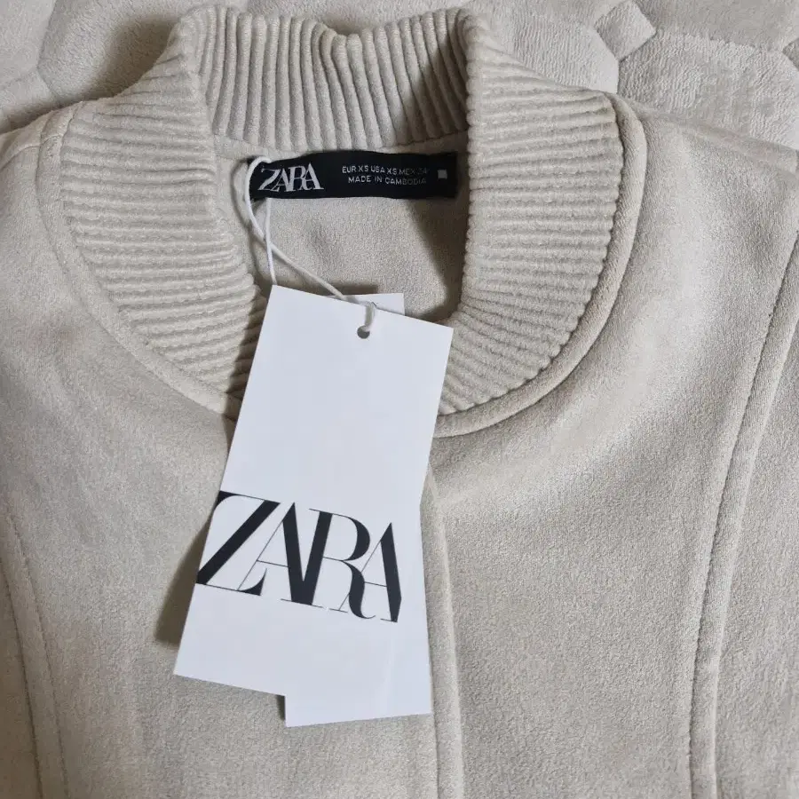 텍 있는 새 상품)ZARA 스웨이드 자켓