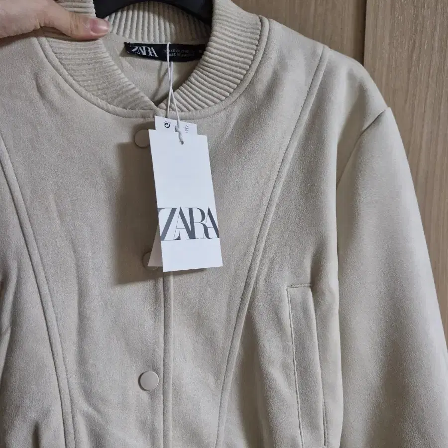 텍 있는 새 상품)ZARA 스웨이드 자켓