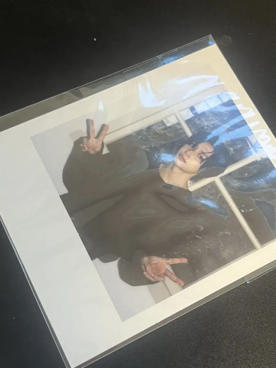 riize 2024 seasons greetings wonbin polaroid + seasons greetings buncheol