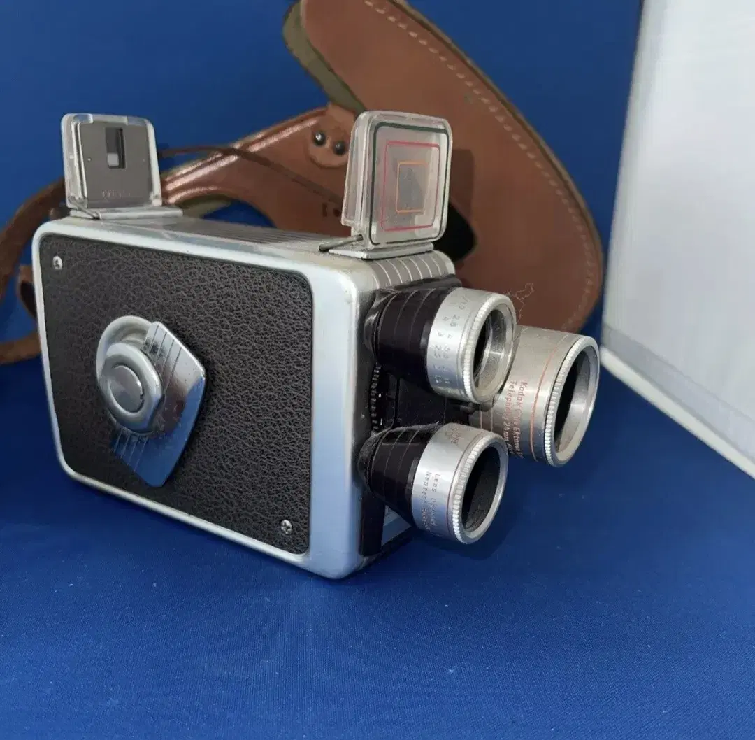 앤틱/빈티지 코닥 Kodak Brownie 8mm 무비카메라와 가죽케이스