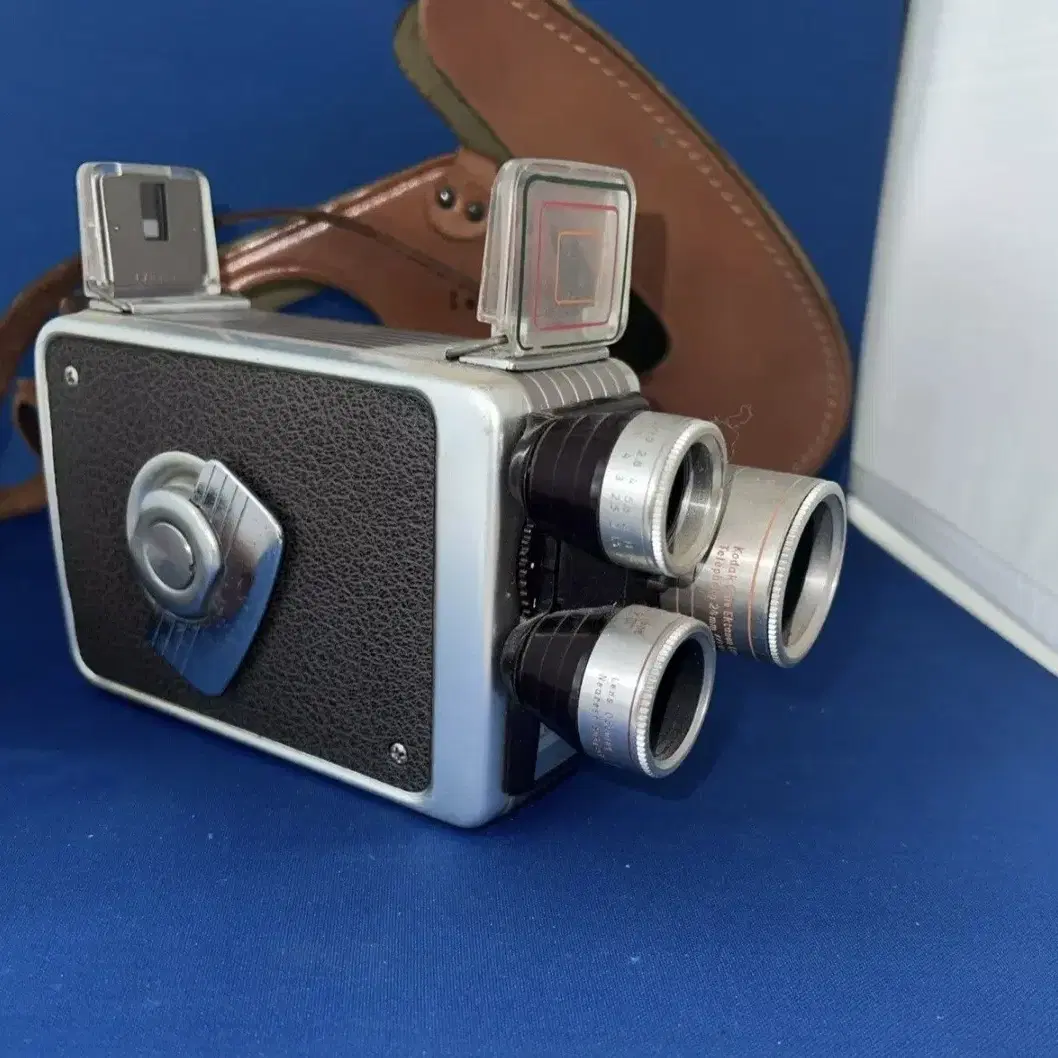 앤틱/빈티지 코닥 Kodak Brownie 8mm 무비카메라와 가죽케이스