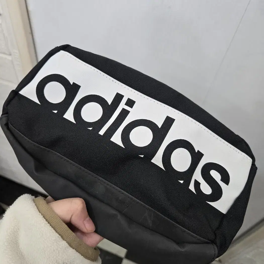 adidas 아디다스 힙색 가방! 수납공간 넓고 디자인 깔끔해요!~