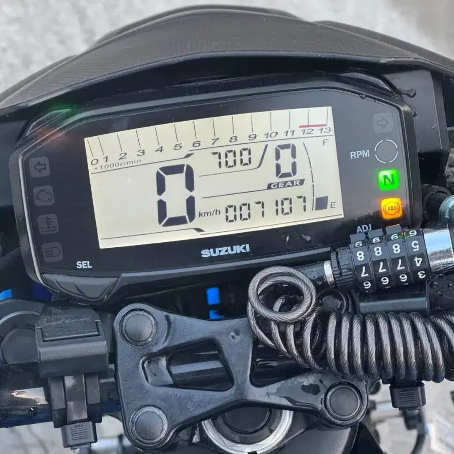 스즈키 gsxs125 18년식 7천키로대 저렴히 판매합니다