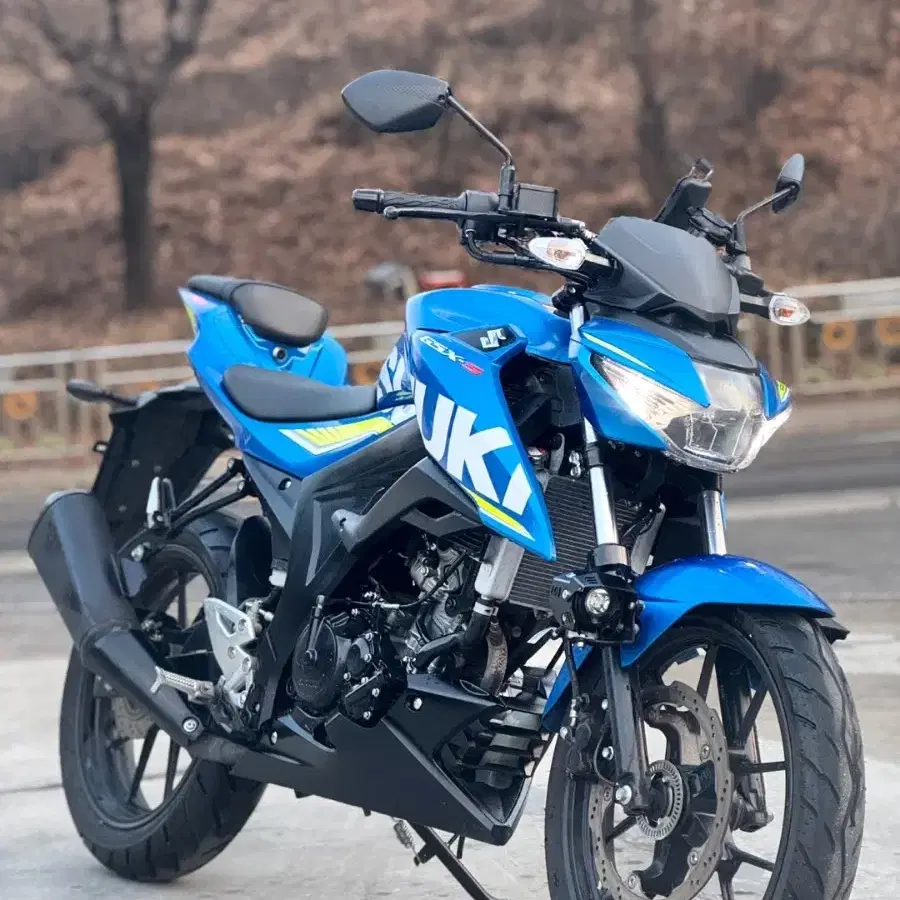 스즈키 gsxs125 18년식 7천키로대 저렴히 판매합니다