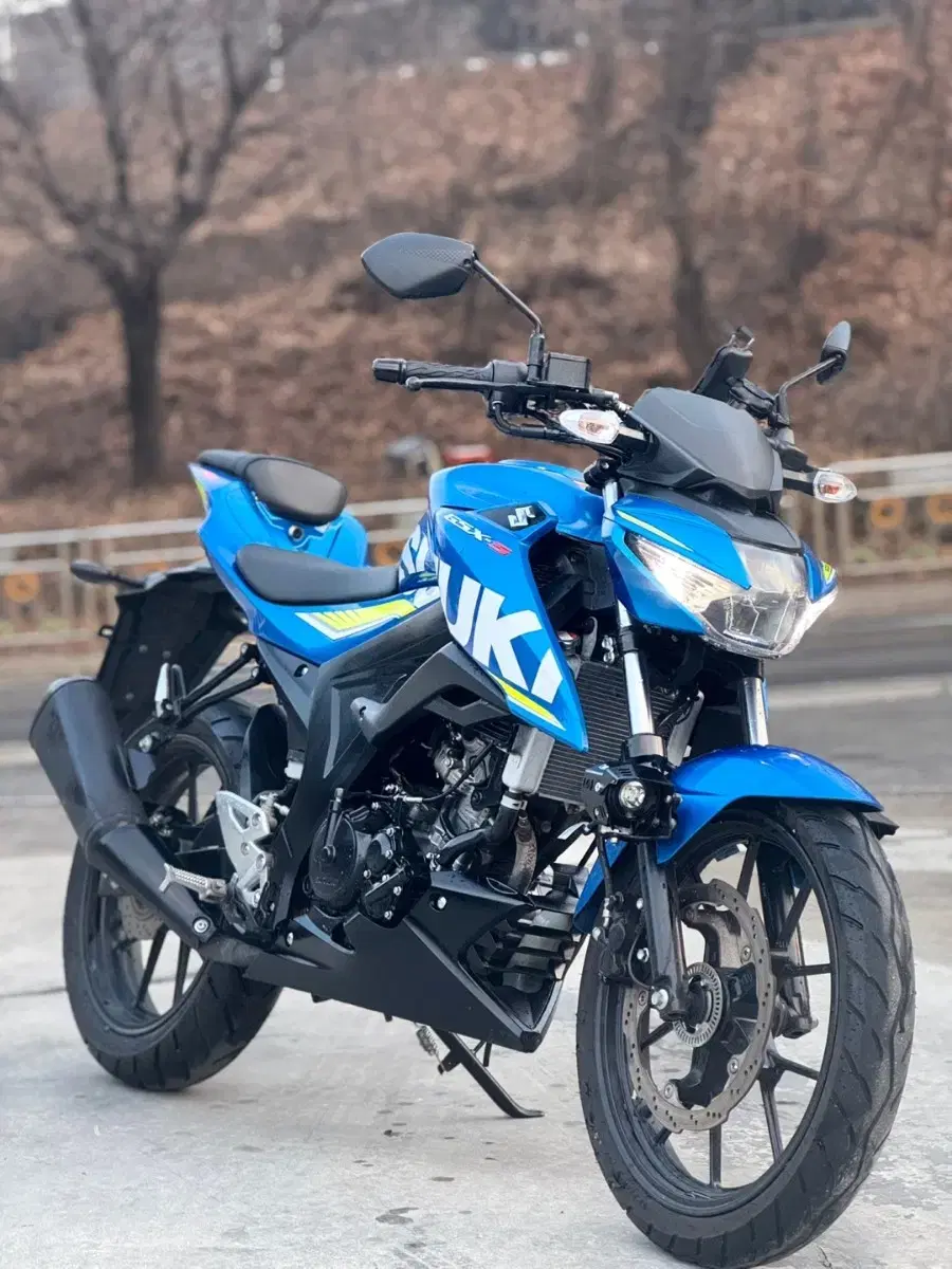 스즈키 gsxs125 18년식 7천키로대 저렴히 판매합니다