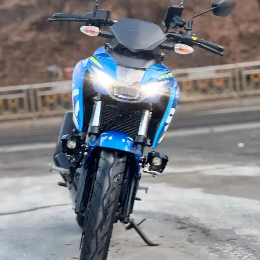 스즈키 gsxs125 18년식 7천키로대 저렴히 판매합니다