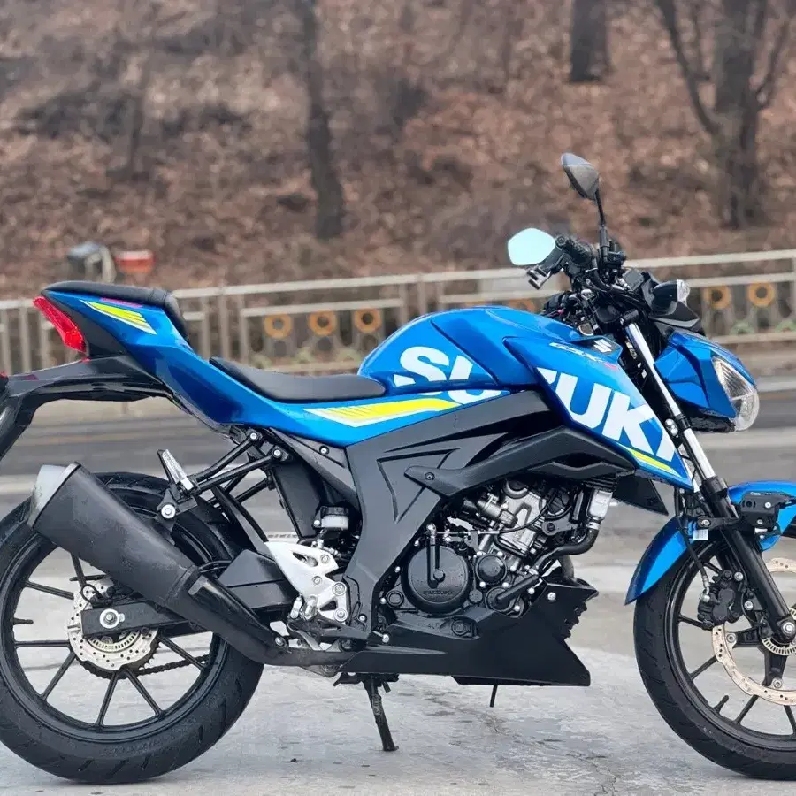 스즈키 gsxs125 18년식 7천키로대 저렴히 판매합니다