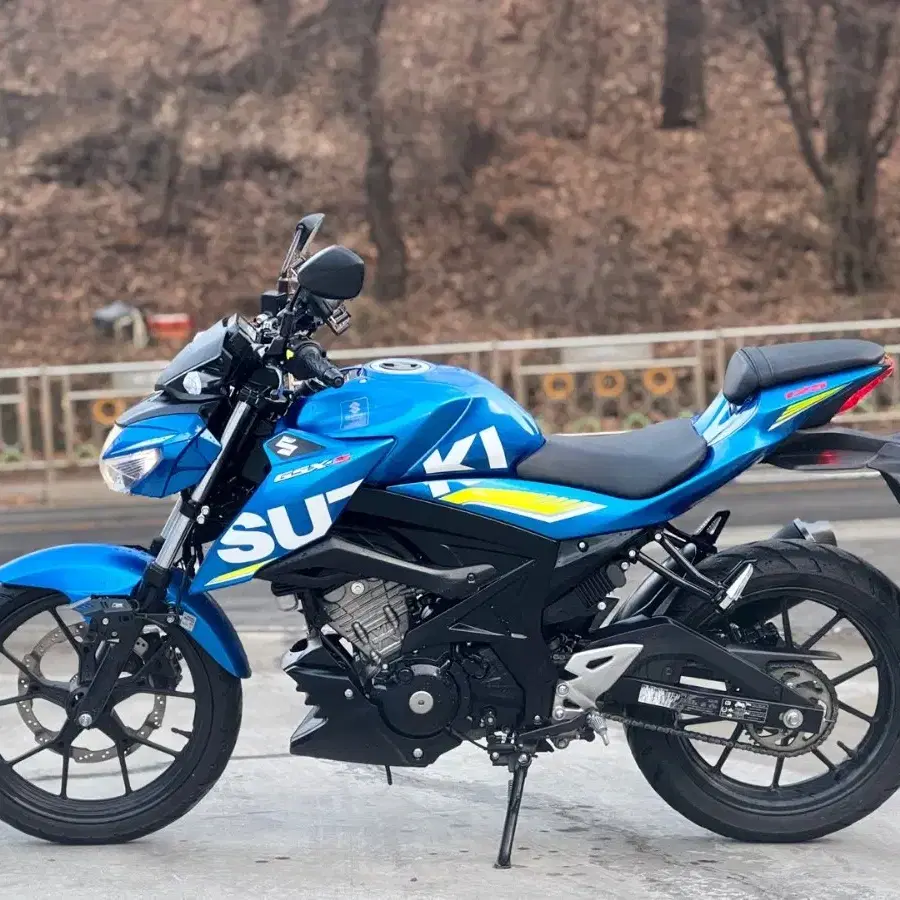 스즈키 gsxs125 18년식 7천키로대 저렴히 판매합니다