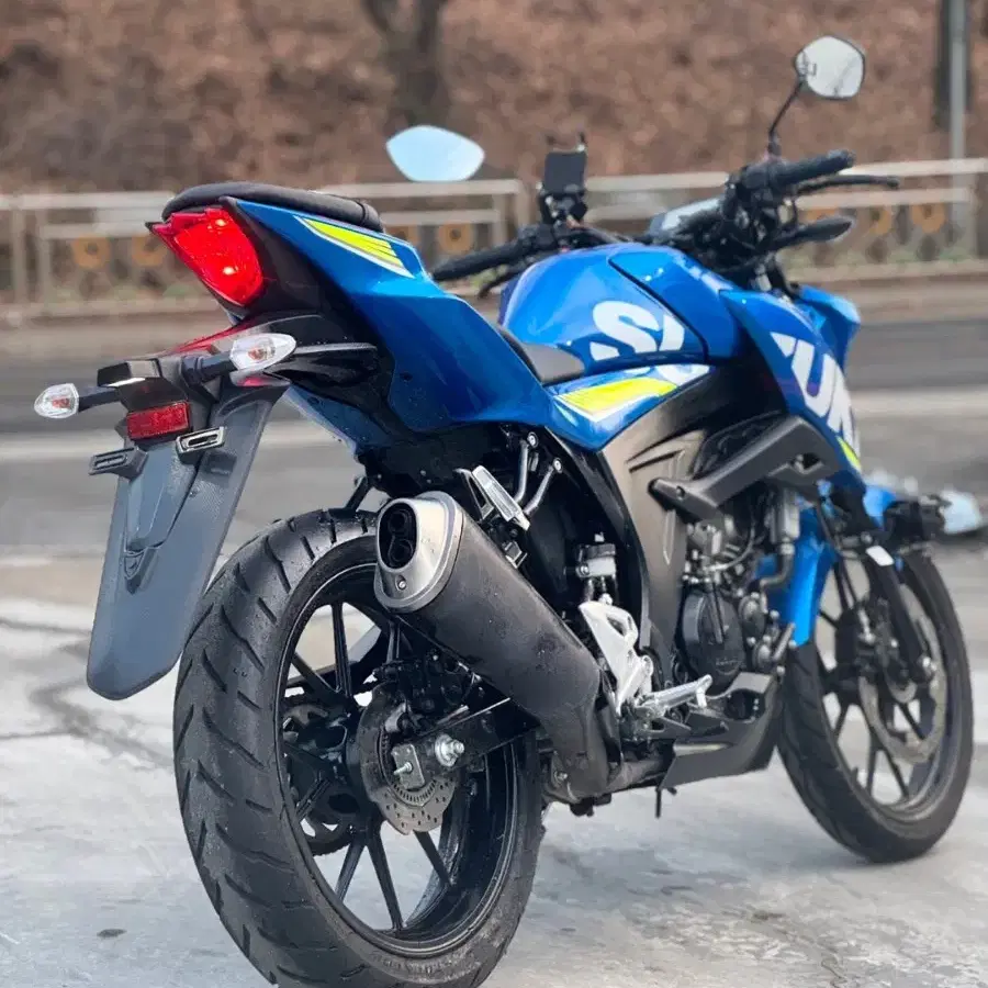 스즈키 gsxs125 18년식 7천키로대 저렴히 판매합니다