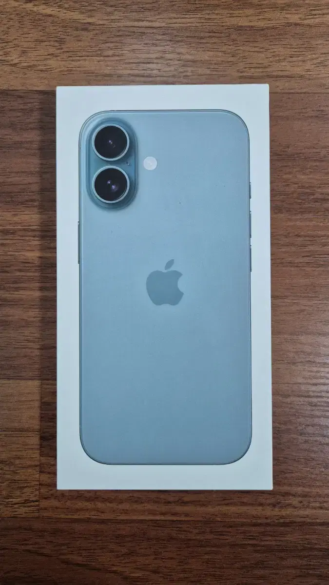 I'm selling my iPhone 16 128G teal like new as a gift.Applecare available.