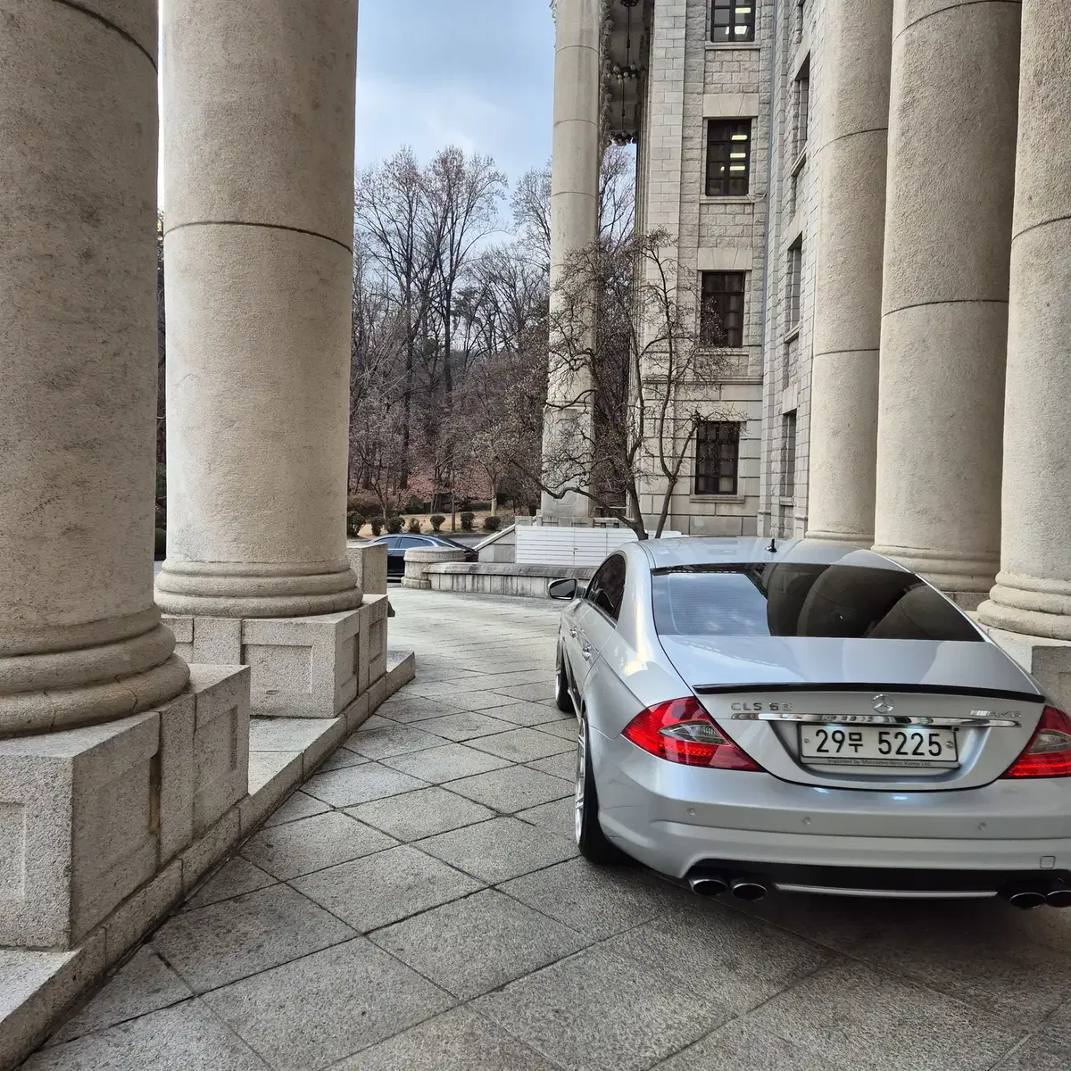 2009년식 cls63amg 은색 판매합니다.