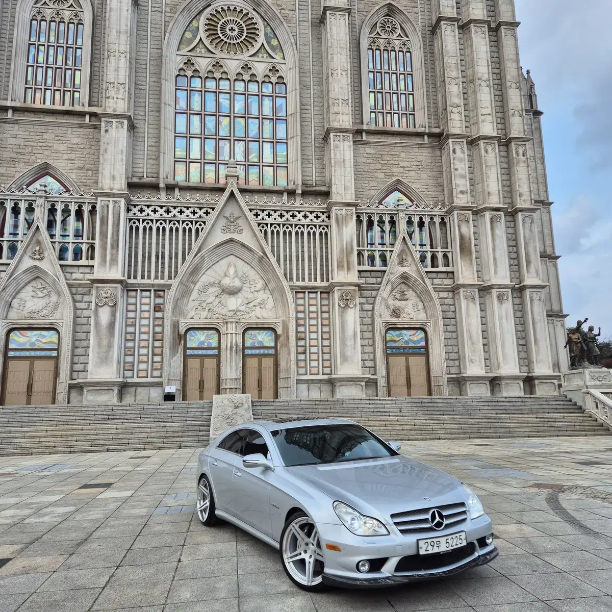 2009년식 cls63amg 은색 판매합니다.