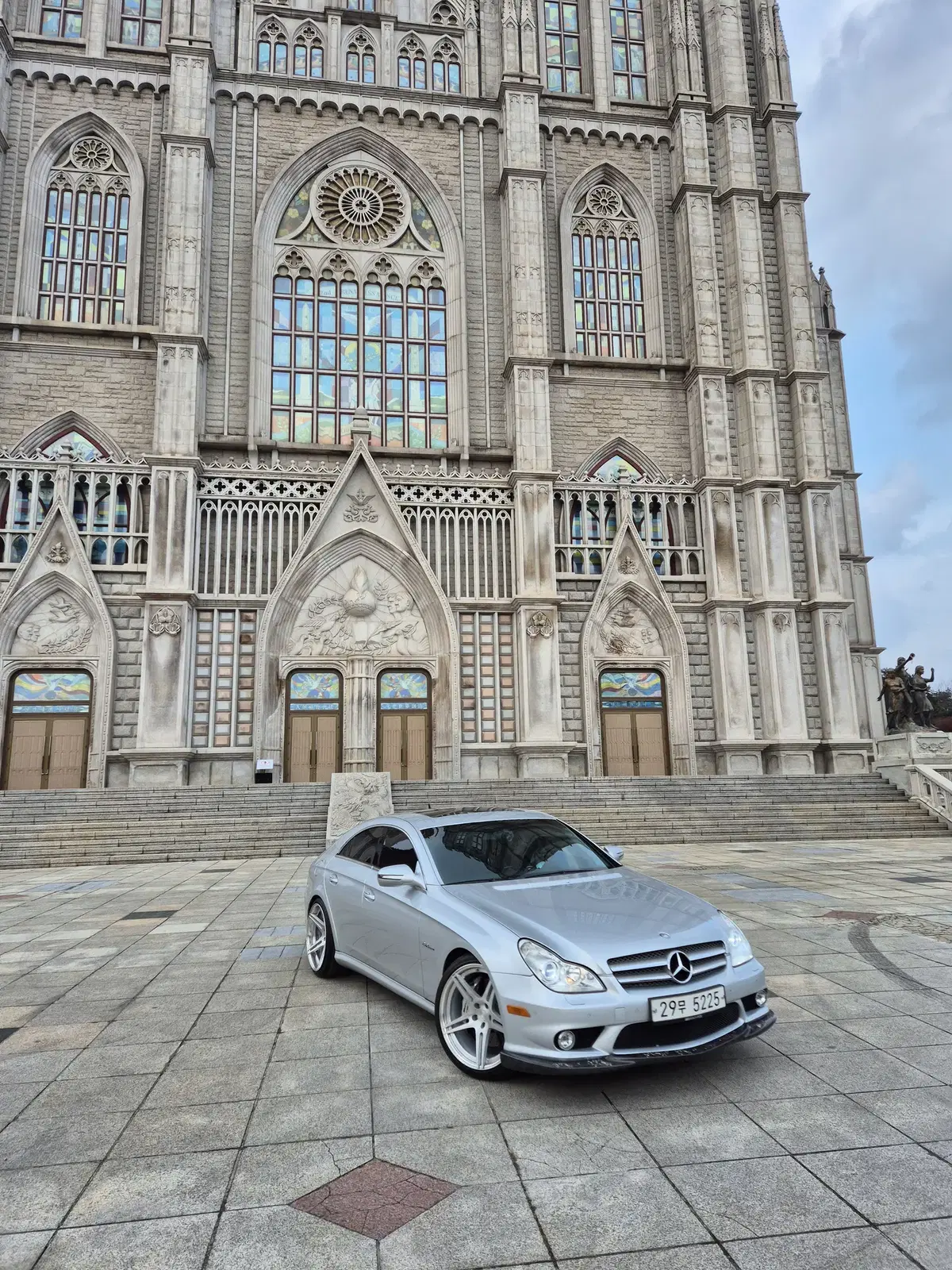 2009년식 cls63amg 은색 판매합니다.