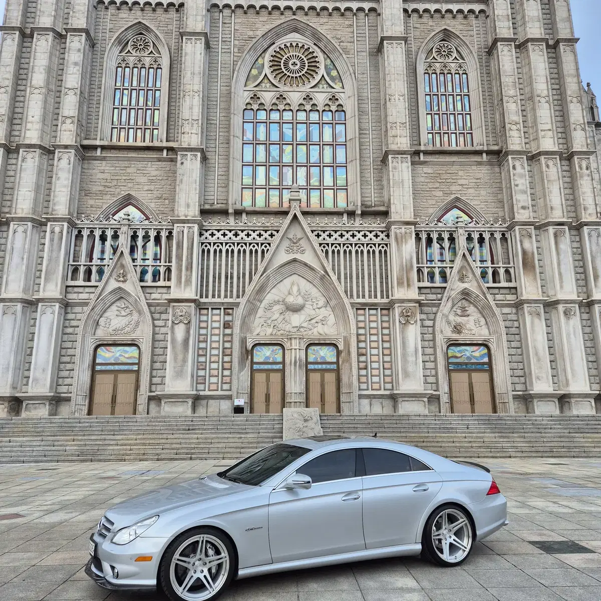 2009년식 cls63amg 은색 판매합니다.