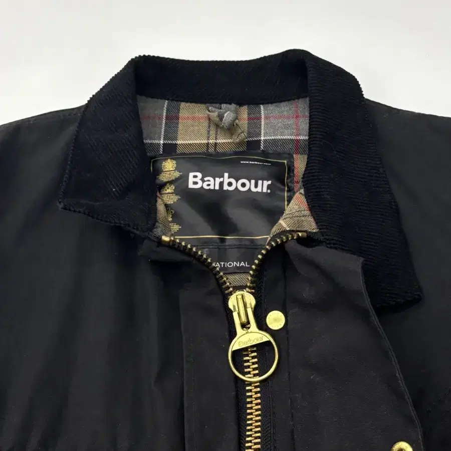 Barbour 바버 인터네셔널 벨티드 왁스자켓 블랙