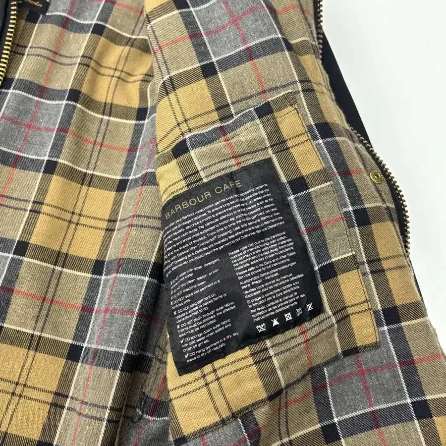 Barbour 바버 인터네셔널 벨티드 왁스자켓 블랙